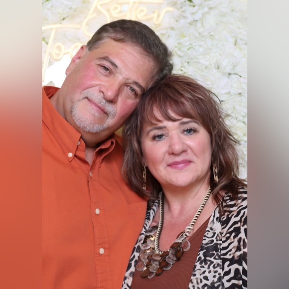 Meet your Posher, Veronica - Picture 1 of 2